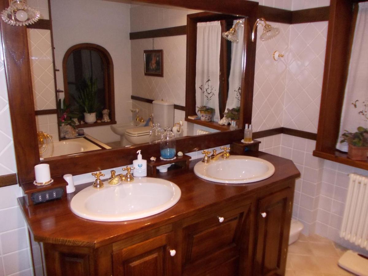 Bed and Breakfast Les Hirondelles Fénis Zewnętrze zdjęcie