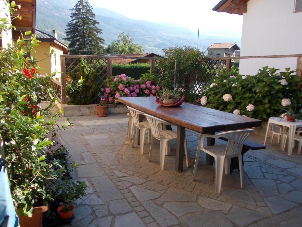 Bed and Breakfast Les Hirondelles Fénis Zewnętrze zdjęcie