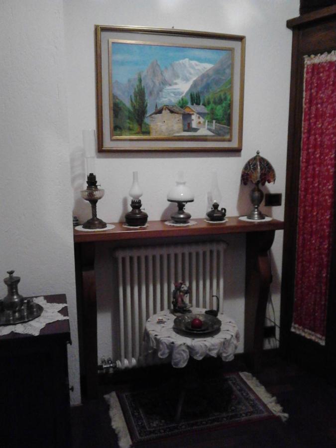 Bed and Breakfast Les Hirondelles Fénis Zewnętrze zdjęcie
